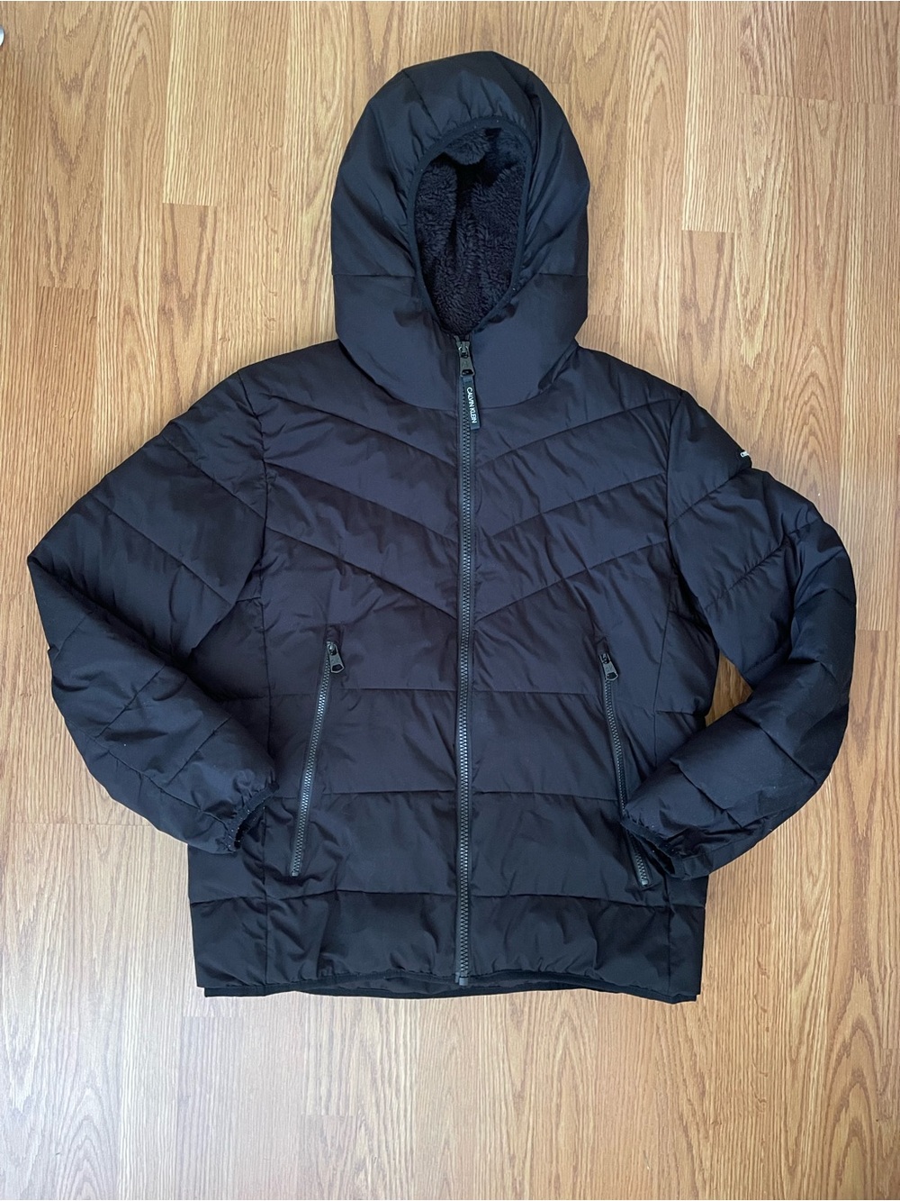 Calvin Klein Men's Chevron Stretch Jacket With Sherpa Lined Hood classic puffer